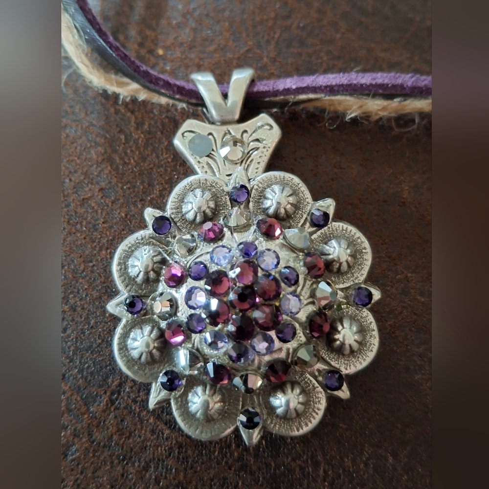 Elegant Silver and Purple Pendant Necklace